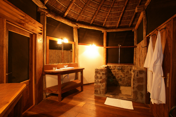 Apoka Safari Lodge: Waschtisch