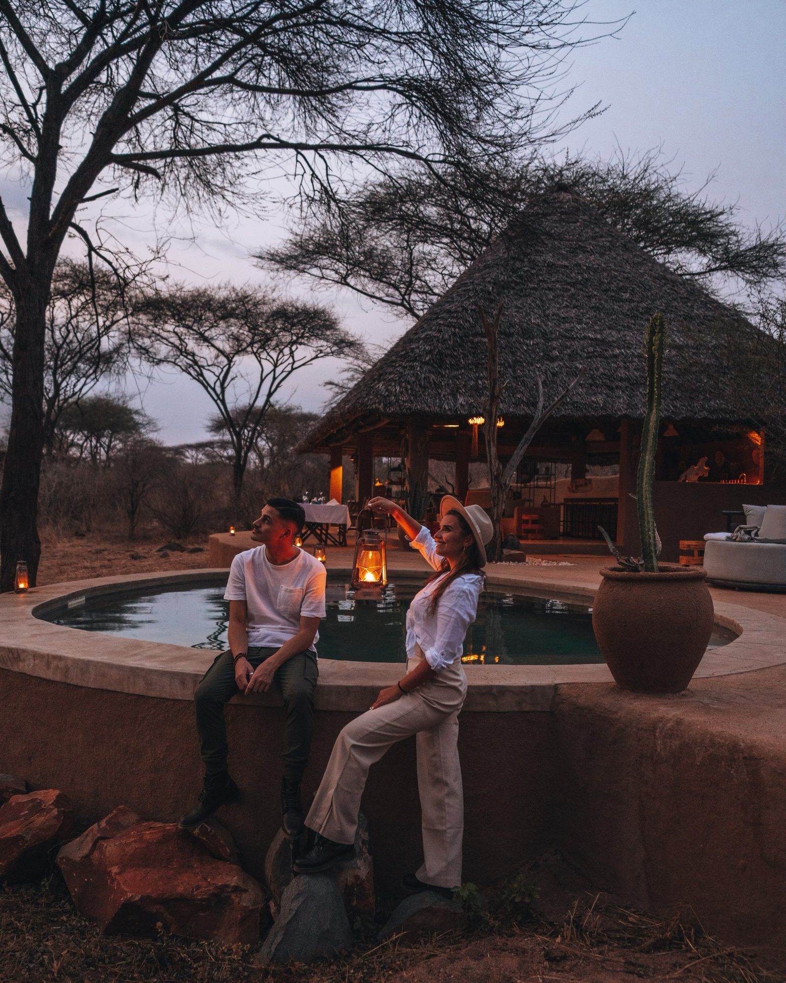 Asanja Ndembo Asanja Ndembo: Gäste mit Laterne