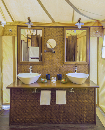 Bagh Villas: Doppelwaschtisch