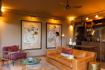 Duma Tau Camp Duma Tau Camp: Standardzelt - Sofa