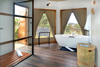 Lemala Mpingo Ridge Lodge: Gästebad