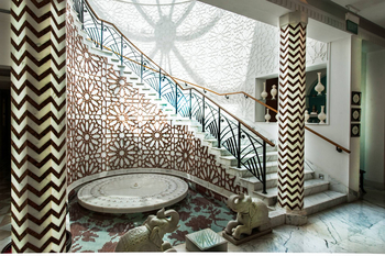 The Imperial: Treppe und Brunnen