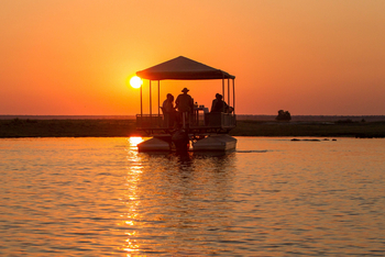 Chobe Game Lodge: Bootsafari - Sonnenuntergang