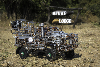 Mfuwe Lodge: Spielzeug aus Wildererschlingen