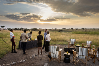 Namiri Plains Camp: Abendessen im Freien