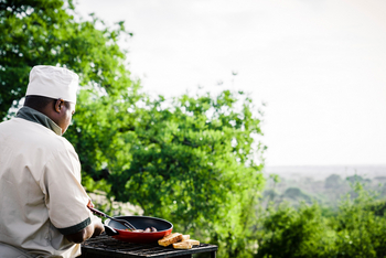 Sanctuary Kichakani Serengeti Camp Sanctuary Kichakani Serengeti Camp: Kochen unter freiem Himmel