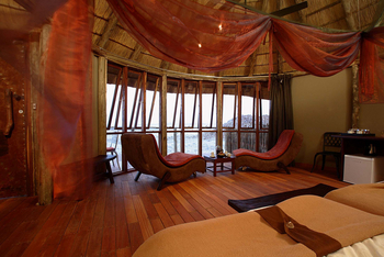 Sossus Dune Lodge Sossus Dune Lodge: Bodentiefe Fenster