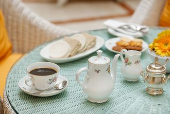 The Imperial: Kaffee im Atrium