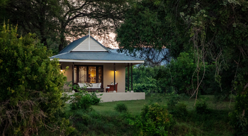 Baines River Camp: Chalet im Garten