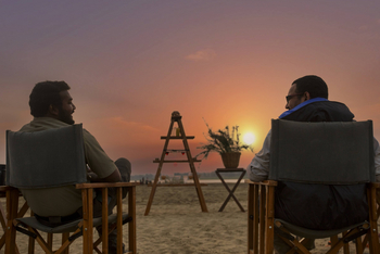 Bori Safari Lodge: Gespräch beim Sonnenuntergang