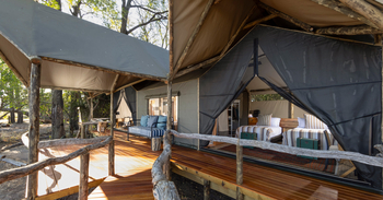 Shinde Footsteps Shinde Footsteps: Veranda