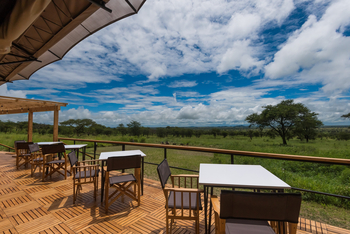 Dunia Camp: Esstische