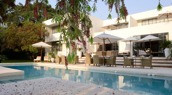 Latitude 15: Zentralbereich mit Pool