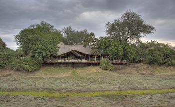 Lion Camp Lion Camp: Zentrales Gebäude