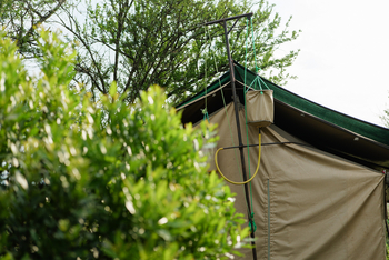 Nasikia Mobile Migration Camp: Eimerdusche