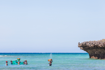 Nuarro Lodge: Wäschewaschen im Meer