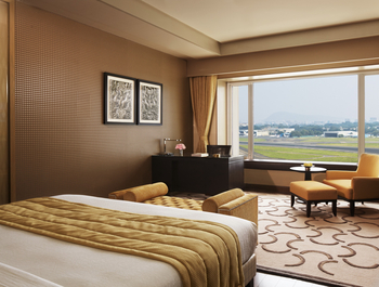 Taj Santacruz, Mumbai: Luxury Room Runway View