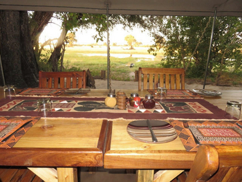 Bushman Plains Camp: Esstisch