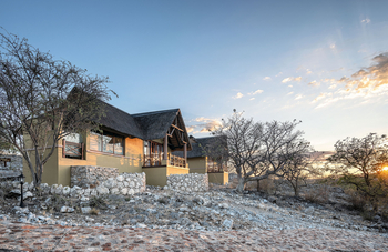 Epacha Game Lodge: Chalet am Hang