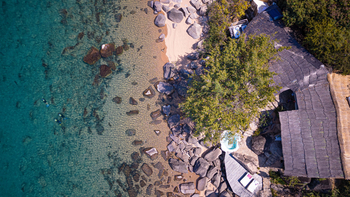 Kaya Mawa Kaya Mawa: Taucher vor der Lodge