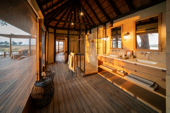 King's Pool Camp King's Pool Camp: Doppelwaschtisch