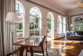 House of Waine: Malaika Suite