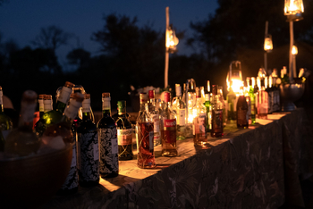 Thornybush Game Lodge: Getränke beim Dinner