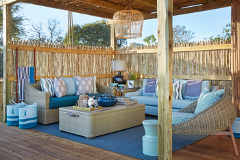 Tuludi Camp: Lounge am Pool