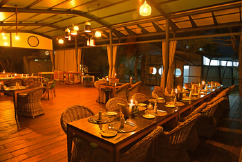 Zambezi Mubala Lodge: Im Restaurant