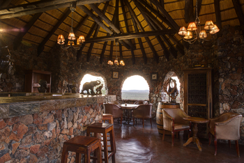 Eagle Tented Lodge: Bar