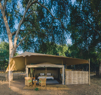 Kutali Camp Kutali Camp: Gästezelt - Bastmatte