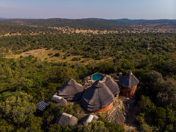 Mihingo Lodge: Reetdächer