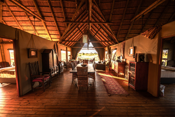 Motswiri Hideaway: Esstisch