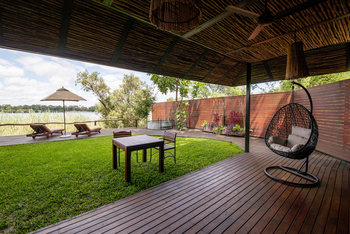 Mukwa River Lodge: River Suite