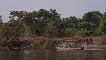 Ntema Busanga Bushcamp Ntema Busanga Bushcamp: Bootstour