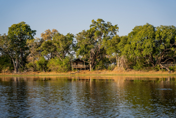 Pom Pom Camp: Zelte am Lagunenrand
