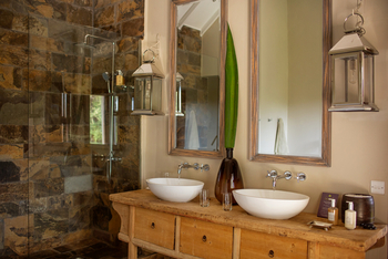 Siringit Villa: Doppelwaschtisch