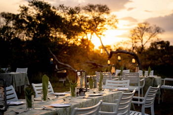Thornybush Game Lodge: Dinner im Freien