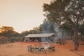 Verney's Camp: Aussenansicht