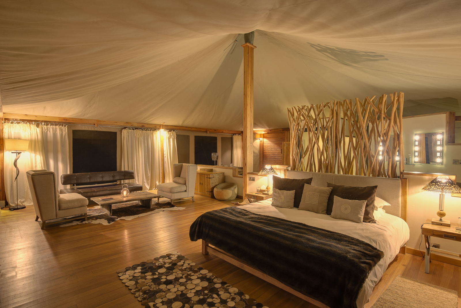 Elewana Loisaba Tented Camp Elewana Loisaba Tented Camp: Doppelbett und private Lounge