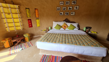 Brij Lakshman Sagar: Doppelbett