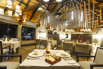 Chobe Water Villas: Dinner