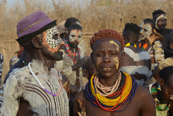 Lale's Camp: Stammeskultur - Kara