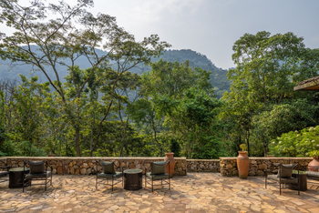 Volcanoes Bwindi Lodge: Terrasse