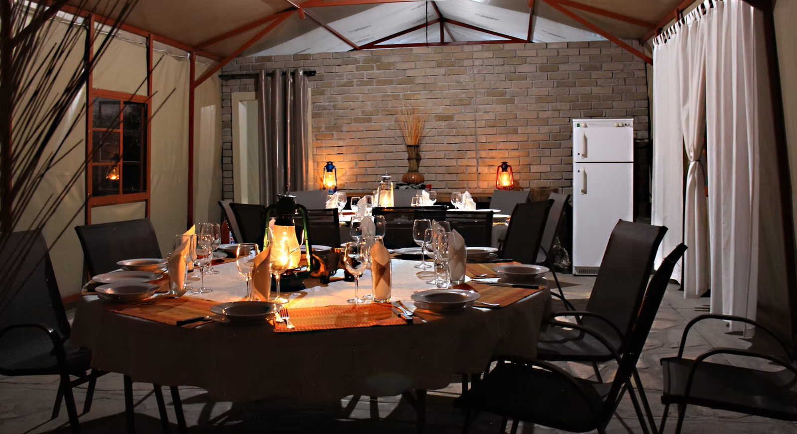 Fiume Bush Camp Fiume Bush Camp: Speisesaal