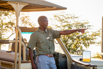 Namushasha River Lodge: Guide