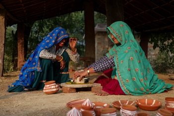 TUTC Sawai Shivir: Kunsthandwerkerinnen