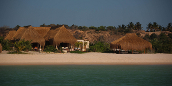 Azura Benguerra Island: Villa Amizade vom Meer gesehen