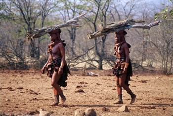 Epupa Falls Lodge: Himba Frauen