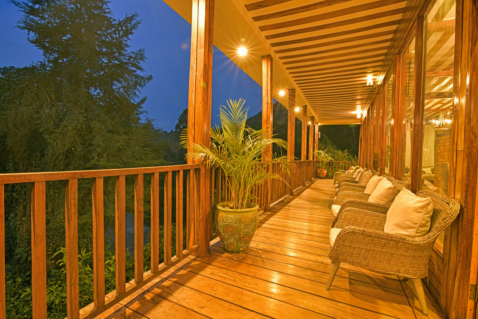 Four Gorillas Lodge Four Gorillas Lodge: Veranda